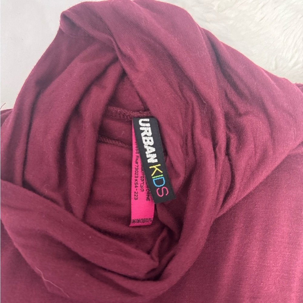 Sleeveless Burgundy Turtleneck Top - Picture 2 of 3